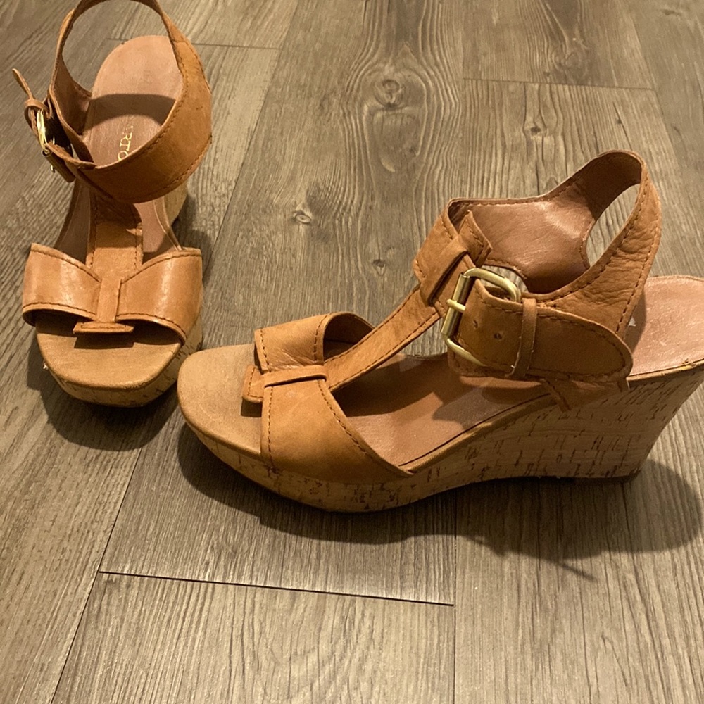 Womens wedges 8.5